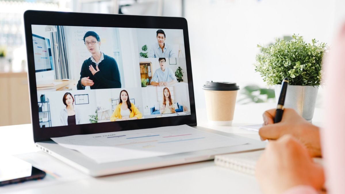 Educational Software with Integrated Video Conferencing